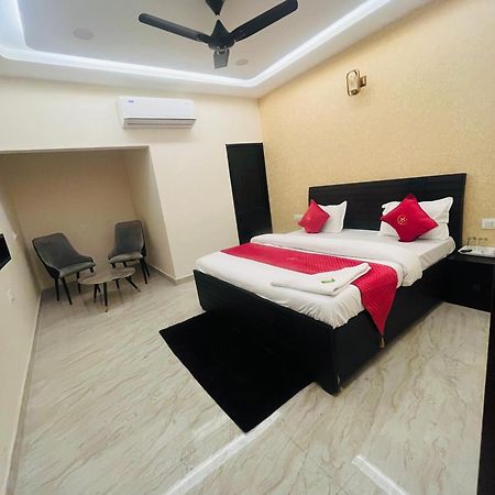 Hotel Royal A Ludhiana Dış mekan fotoğraf