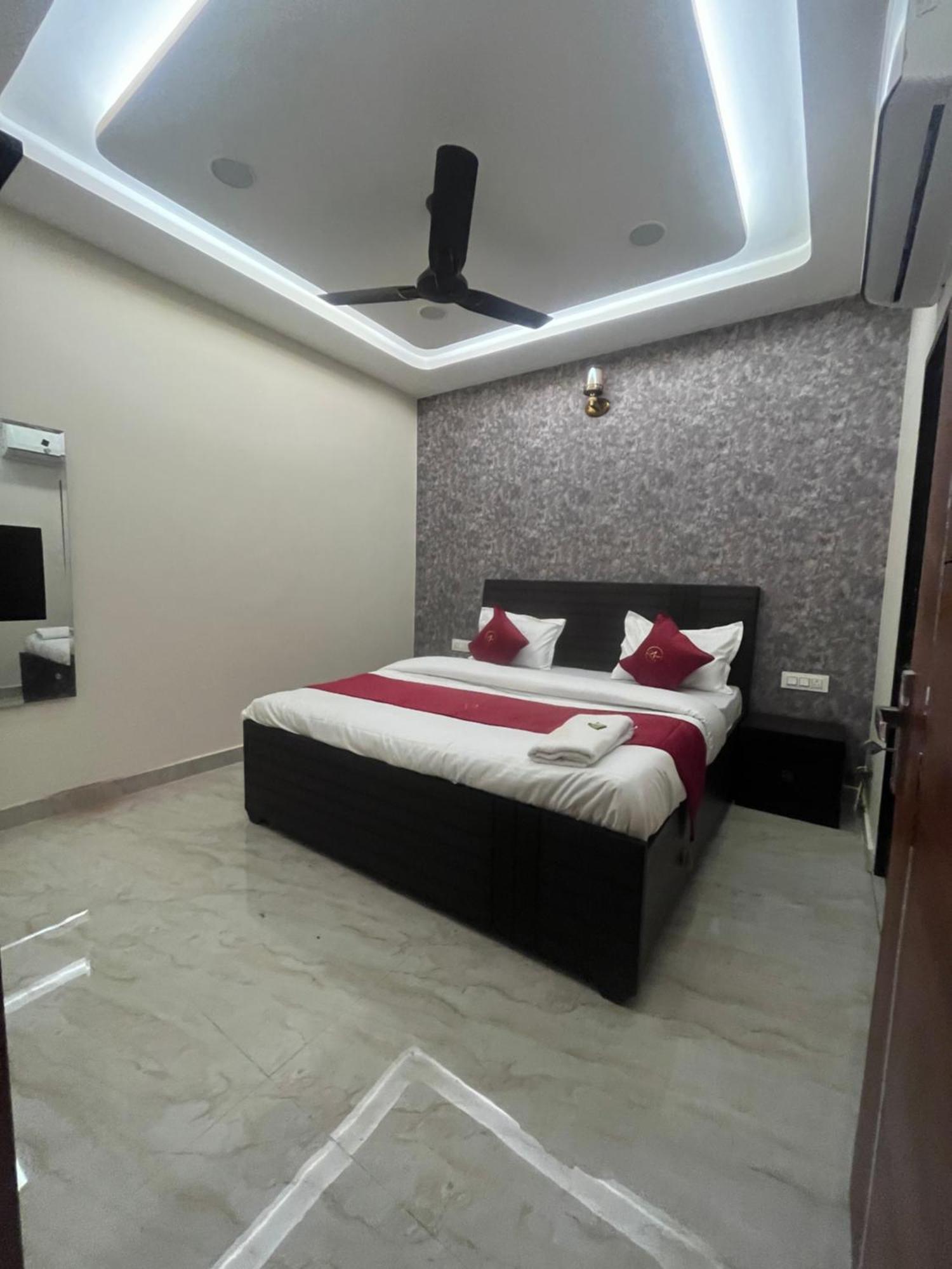 Hotel Royal A Ludhiana Dış mekan fotoğraf