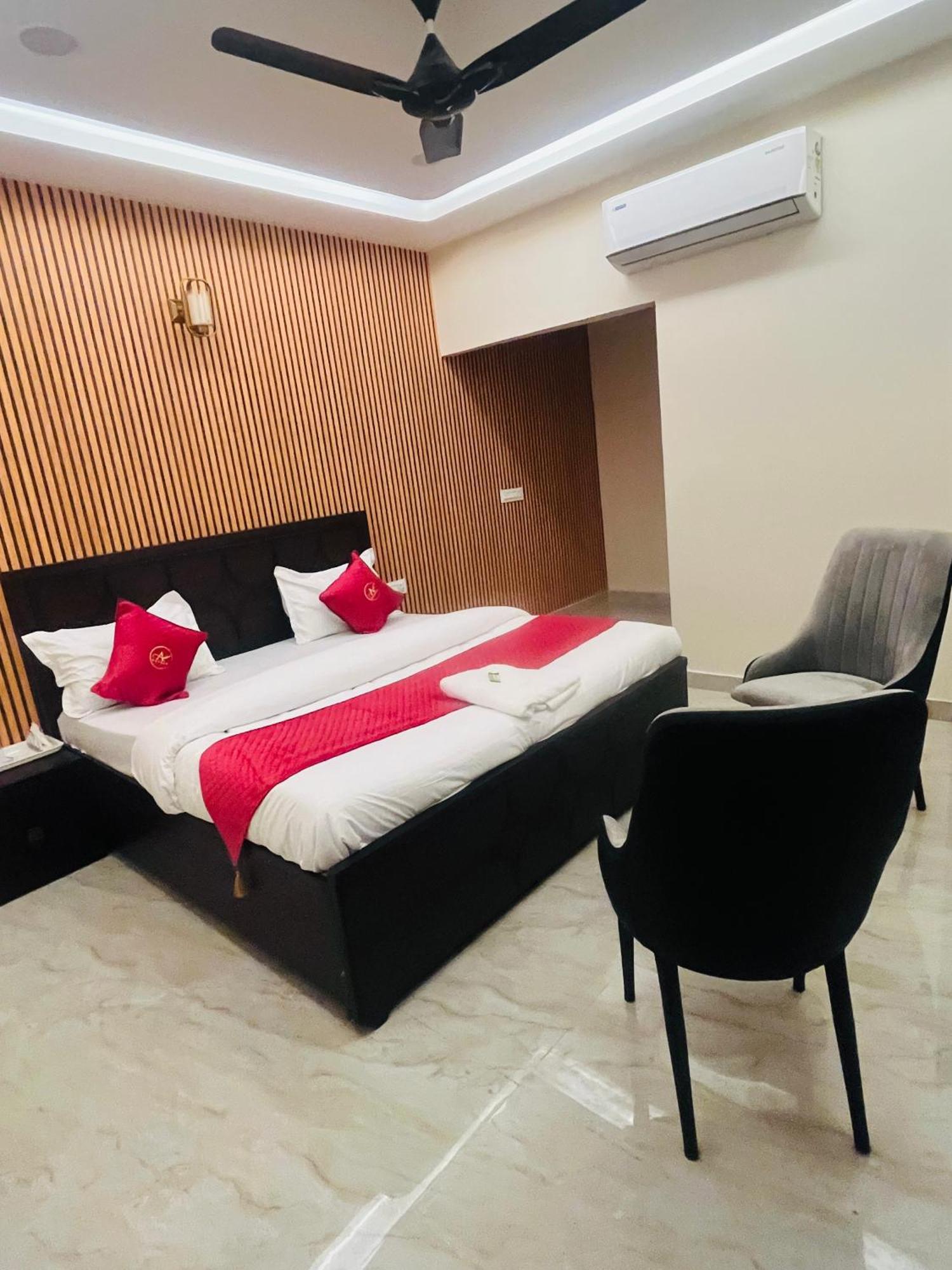 Hotel Royal A Ludhiana Dış mekan fotoğraf