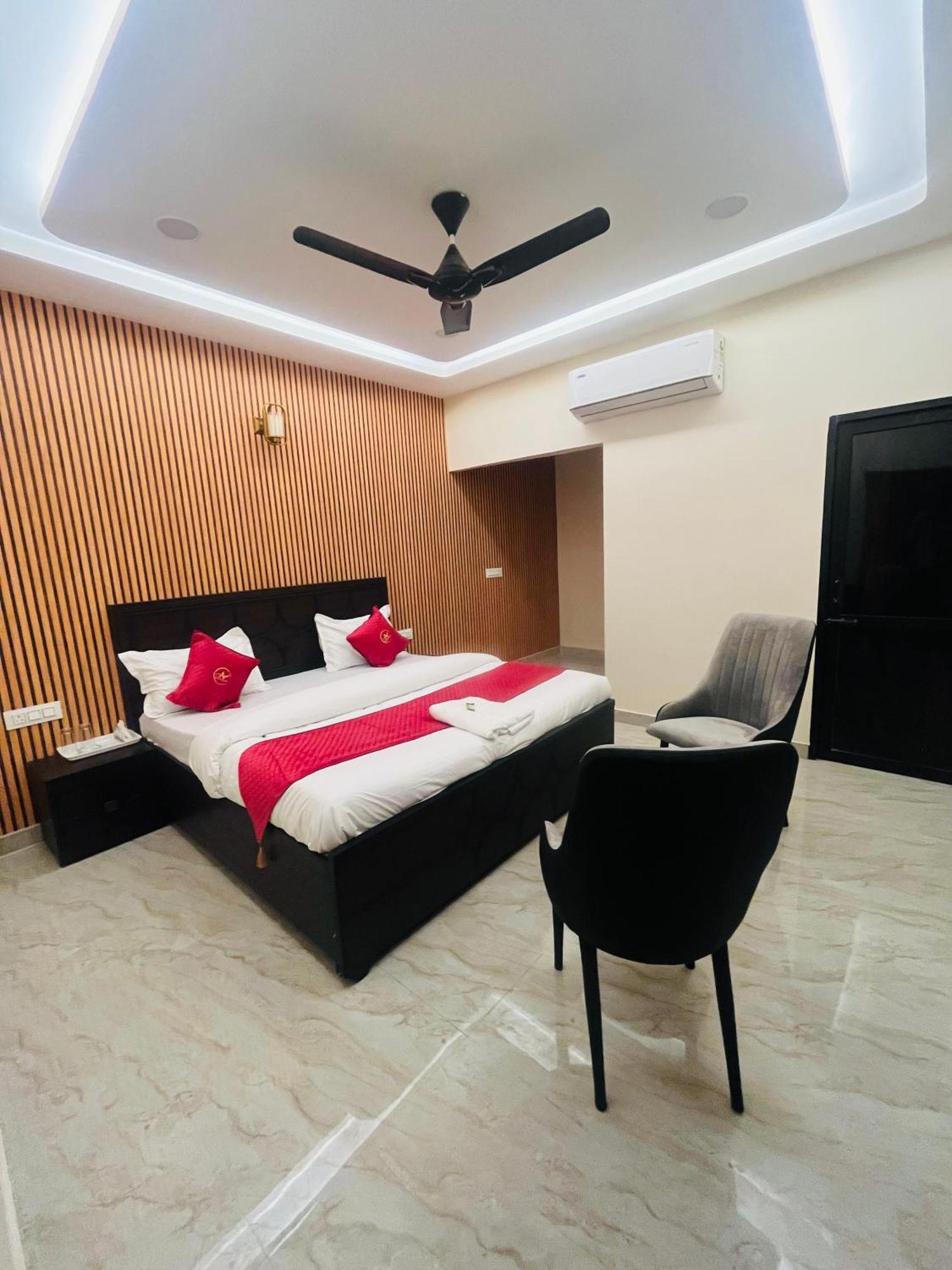 Hotel Royal A Ludhiana Dış mekan fotoğraf
